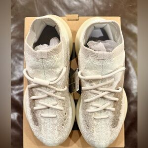 YEEZY BOOST 380 US size 5.5 Brand New in Box